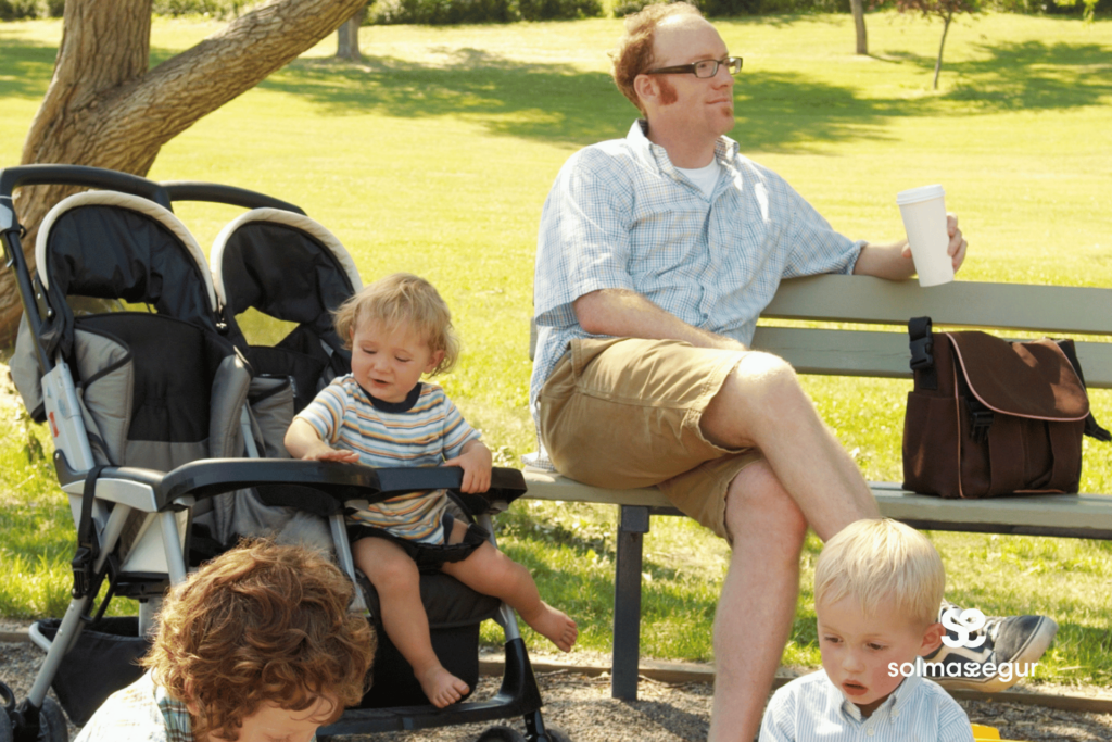 familia en el parque, imagen de la campaña Seguro de Vida de Solmassegur